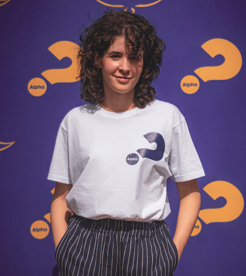 Koszulka z logo ISKRA i Alpha - biała