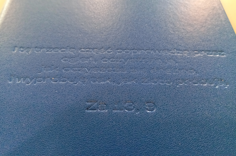 Notatnik niebieski z tłoczeniem - kratka - obrazek 2